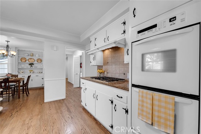 Detail Gallery Image 20 of 50 For 19439 Mayall St, Northridge,  CA 91324 - 4 Beds | 4 Baths