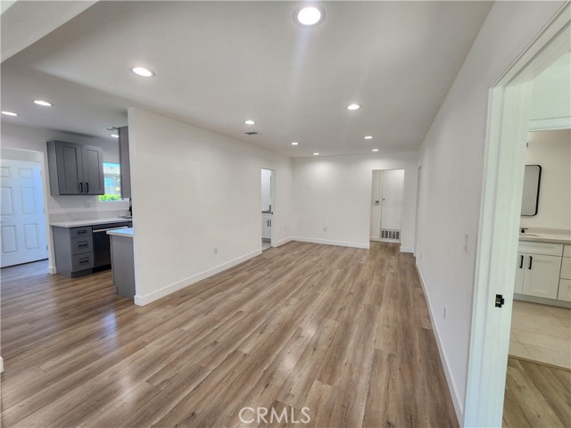 Detail Gallery Image 21 of 43 For 7665 Machrea, Tujunga,  CA 91042 - 3 Beds | 2 Baths