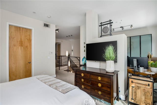Detail Gallery Image 26 of 41 For 395 E 4th St #3,  Long Beach,  CA 90802 - 2 Beds | 2 Baths