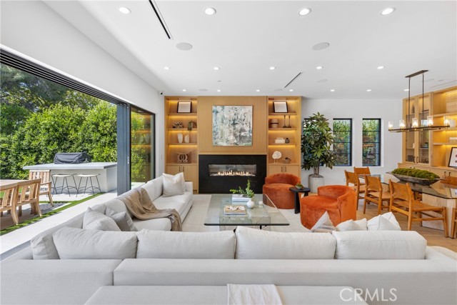 Detail Gallery Image 9 of 44 For 13602 Morrison St, Sherman Oaks,  CA 91423 - 6 Beds | 6/1 Baths