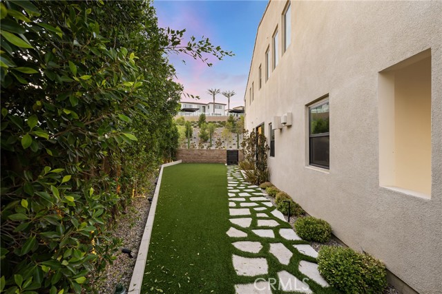 20436 W Liverpool Way, Porter Ranch CA: https://media.crmls.org/medias/0c84acf2-693f-4799-832d-5049c241ec93.jpg