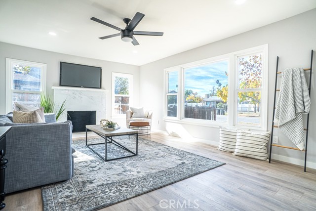 140 S Thompson Street, Hemet CA: https://media.crmls.org/medias/0c85b8ae-99d7-4558-b332-01cb31720564.jpg