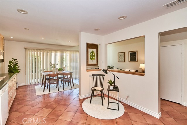 4725 Cardena, Yorba Linda CA: https://media.crmls.org/medias/0c8601d6-f1cc-4b0e-b6b4-b4a6c31b6a27.jpg