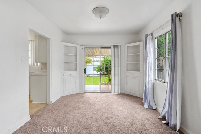 331 W 25th Street, San Bernardino CA: https://media.crmls.org/medias/0c865c27-4add-42a1-98a9-9dfdc4a0a166.jpg