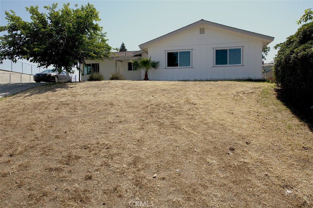 2425 Castle Drive
