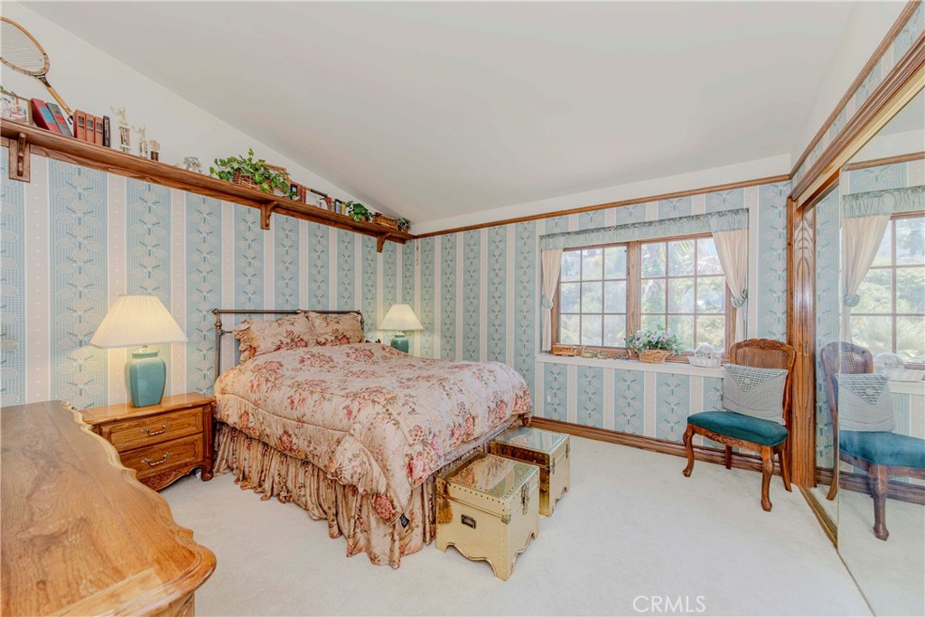 https://media.crmls.org/medias/0c86d101-1b67-45fe-8353-3805fec732d0.jpg?preset=X-Large