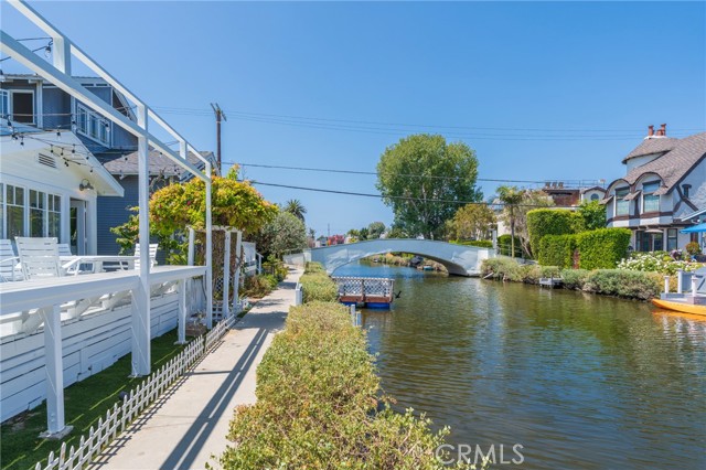 Detail Gallery Image 25 of 48 For 410 Carroll Canal, Venice,  CA 90291 - 3 Beds | 2 Baths