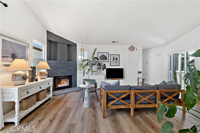 27781 Spring Meadow Court, Menifee CA: https://media.crmls.org/medias/0c87412d-d3b9-4af1-a53b-7396e1348bb2.jpg