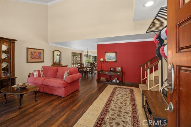 25572 Orchard Rim Ln, Lake Forest CA: https://media.crmls.org/medias/0c87be7e-08e6-40ea-aa77-0a76a39d0fb7.jpg