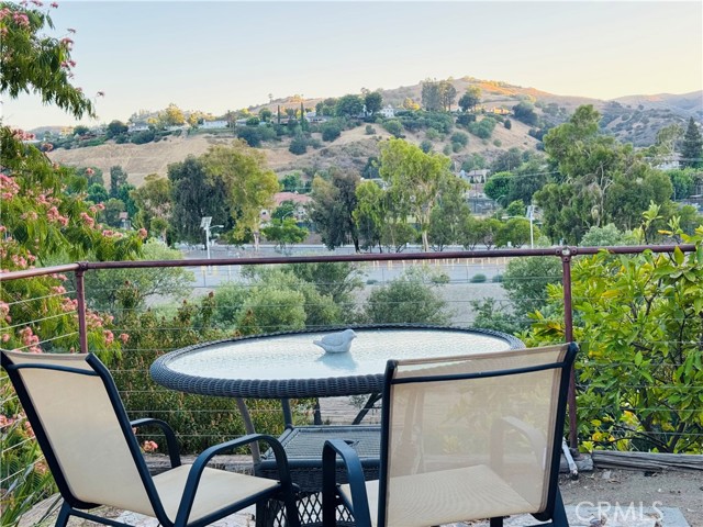 24308 Highlander, West Hills CA: https://media.crmls.org/medias/0c87d99a-232b-4ff6-a7bd-252c59677080.jpg