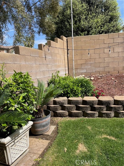 Detail Gallery Image 16 of 19 For 16844 Merion Ln, Fontana,  CA 92336 - 4 Beds | 3 Baths