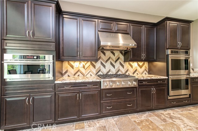 Detail Gallery Image 16 of 57 For 56 Dunmore, Irvine,  CA 92620 - 5 Beds | 5/1 Baths