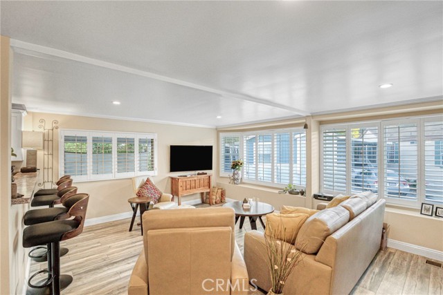 4201 Topanga Canyon Blvd, Woodland Hills CA: https://media.crmls.org/medias/0c88b10a-3c30-46d7-af55-ee84510cb152.jpg