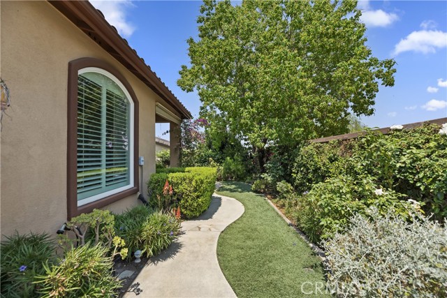 Detail Gallery Image 4 of 33 For 24024 Augusta Dr, Corona,  CA 92883 - 2 Beds | 2 Baths