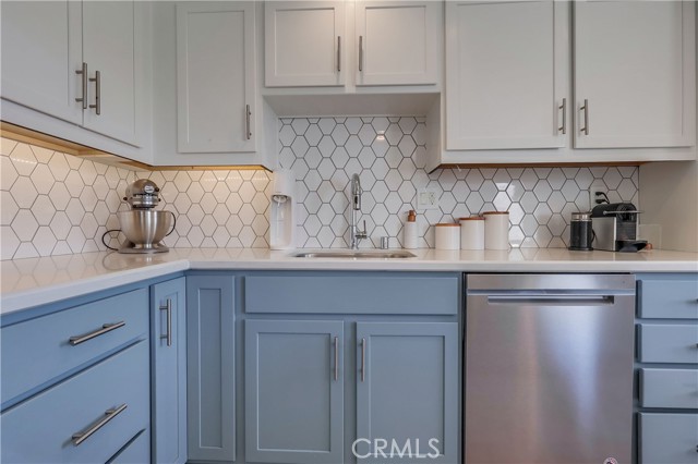 Detail Gallery Image 23 of 73 For 609 Meyer Ln #11,  Redondo Beach,  CA 90278 - 2 Beds | 1/1 Baths