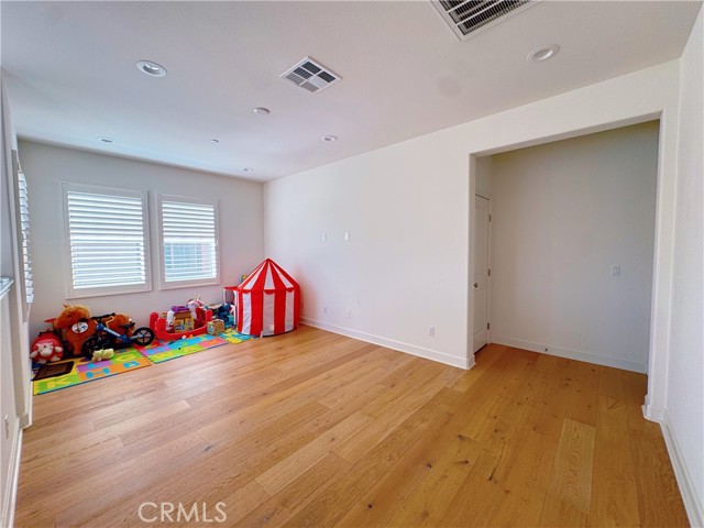 Detail Gallery Image 6 of 10 For 2811 E Agrarian St, Ontario,  CA 91762 - 5 Beds | 4 Baths