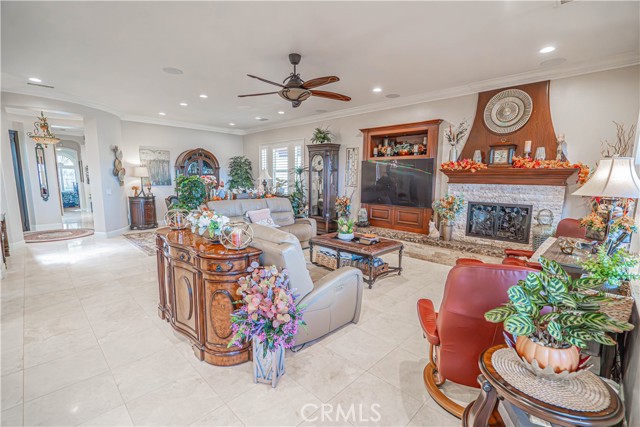 Detail Gallery Image 11 of 75 For 26524 Valley Oak Ln, Valencia,  CA 91381 - 5 Beds | 5/1 Baths