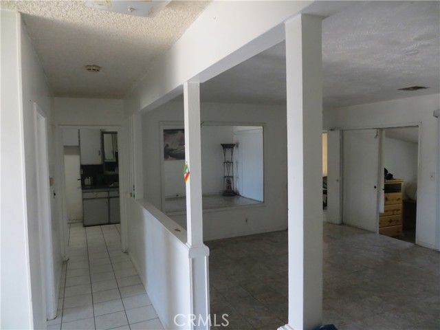 Detail Gallery Image 7 of 35 For 9525 Stanwin Ave, Arleta,  CA 91331 - 3 Beds | 2 Baths