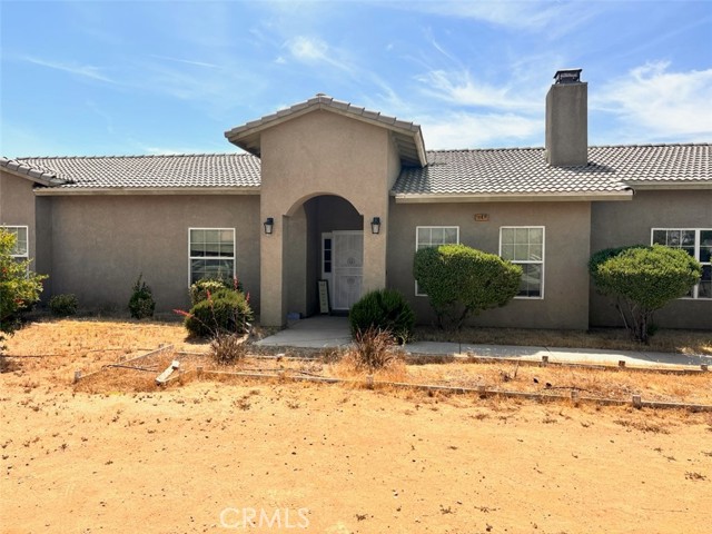 Detail Gallery Image 1 of 7 For 14470 Navajo Rd, Apple Valley,  CA 92307 - 4 Beds | 3 Baths