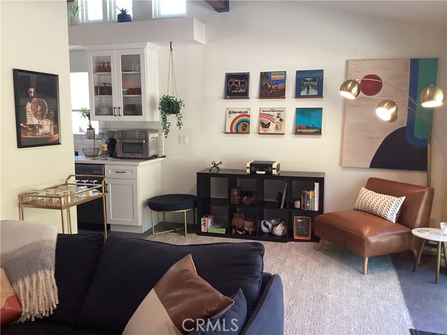 Detail Gallery Image 10 of 21 For 233 Almon Dr, Thousand Oaks,  CA 91362 - 3 Beds | 2 Baths