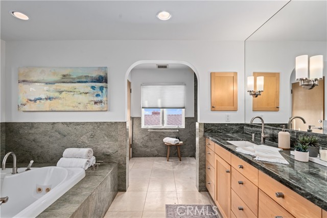 2540 Manhattan Avenue, Hermosa Beach CA: https://media.crmls.org/medias/0c8b59c4-c2e0-4aaf-a1b1-11baeadc7b01.jpg