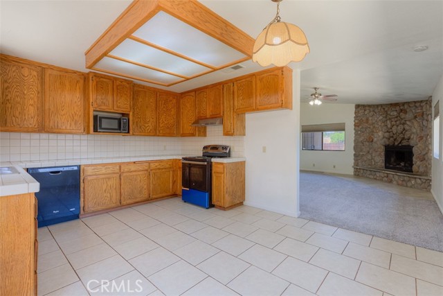 90 Segura Drive, Oroville CA: https://media.crmls.org/medias/0c8b7bd0-7720-4e29-9d02-f7f9dca99379.jpg