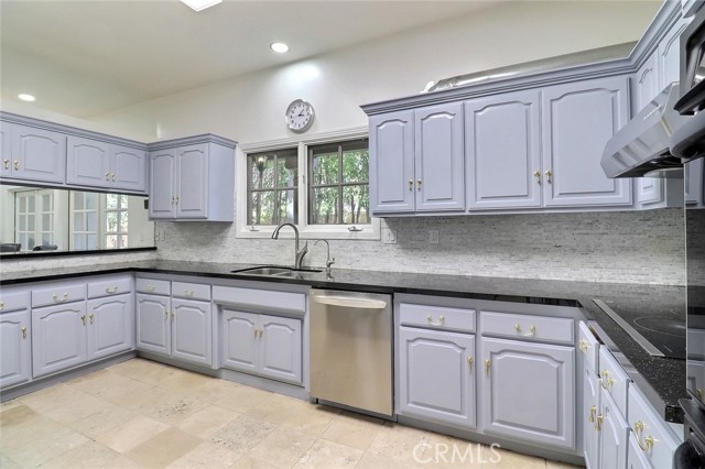 Detail Gallery Image 16 of 37 For 8424 Sunnyslope Dr, San Gabriel,  CA 91775 - 6 Beds | 5 Baths