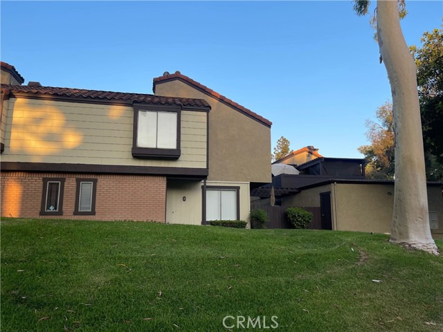9386 Mesa Verde Drive, Montclair CA: https://media.crmls.org/medias/0c8cde87-4e6c-43df-8d21-f9977b2c859c.jpg