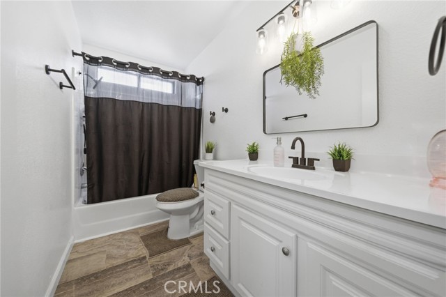 Detail Gallery Image 12 of 46 For 130 Mountainside Dr, Palmdale,  CA 93550 - 3 Beds | 2 Baths
