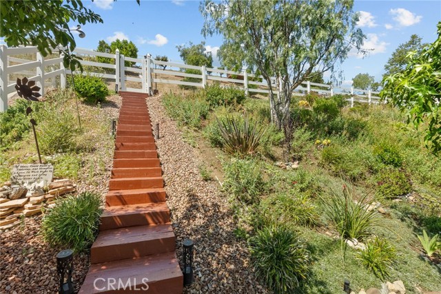 30444 Hidden Valley Court, Castaic CA: https://media.crmls.org/medias/0c8ed8a2-ba49-40ee-bc56-dac86c26cb0d.jpg