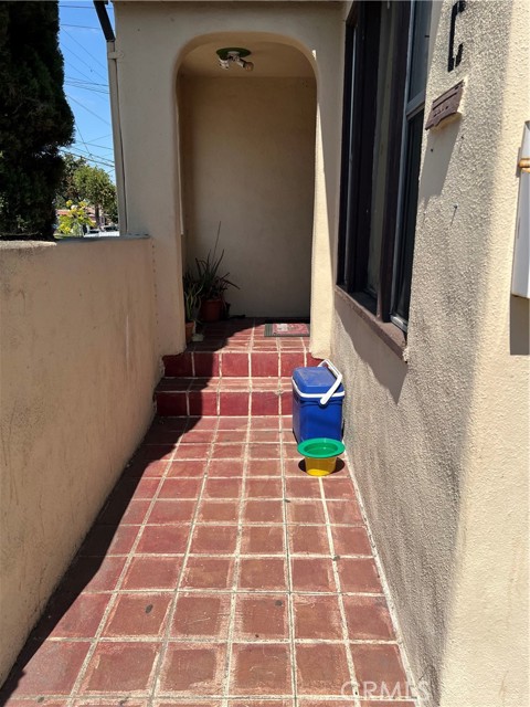 Detail Gallery Image 4 of 12 For 3927 Broadway, Huntington Park,  CA 90255 - – Beds | – Baths