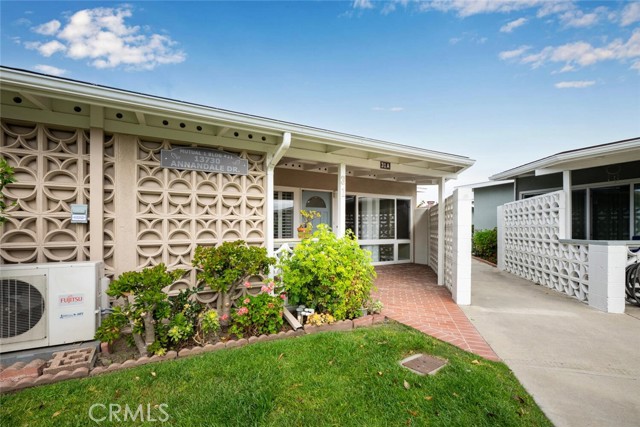 Detail Gallery Image 2 of 36 For 13730 Annandale Dr 31a  M1,  Seal Beach,  CA 90740 - 2 Beds | 1 Baths