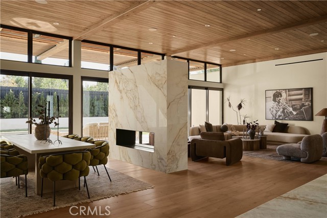 Detail Gallery Image 4 of 33 For 23740 Killion St, Woodland Hills,  CA 91367 - 4 Beds | 3 Baths