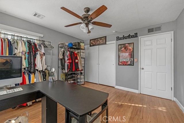 Detail Gallery Image 23 of 45 For 404 W Robinson Ave, Fresno,  CA 93705 - 3 Beds | 2 Baths