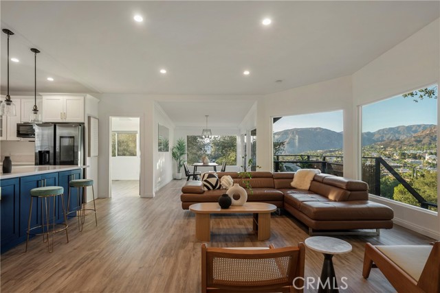 9570 Amoret Drive, Tujunga CA: https://media.crmls.org/medias/0c9120e4-89ab-481d-a085-83d6d6c69187.jpg