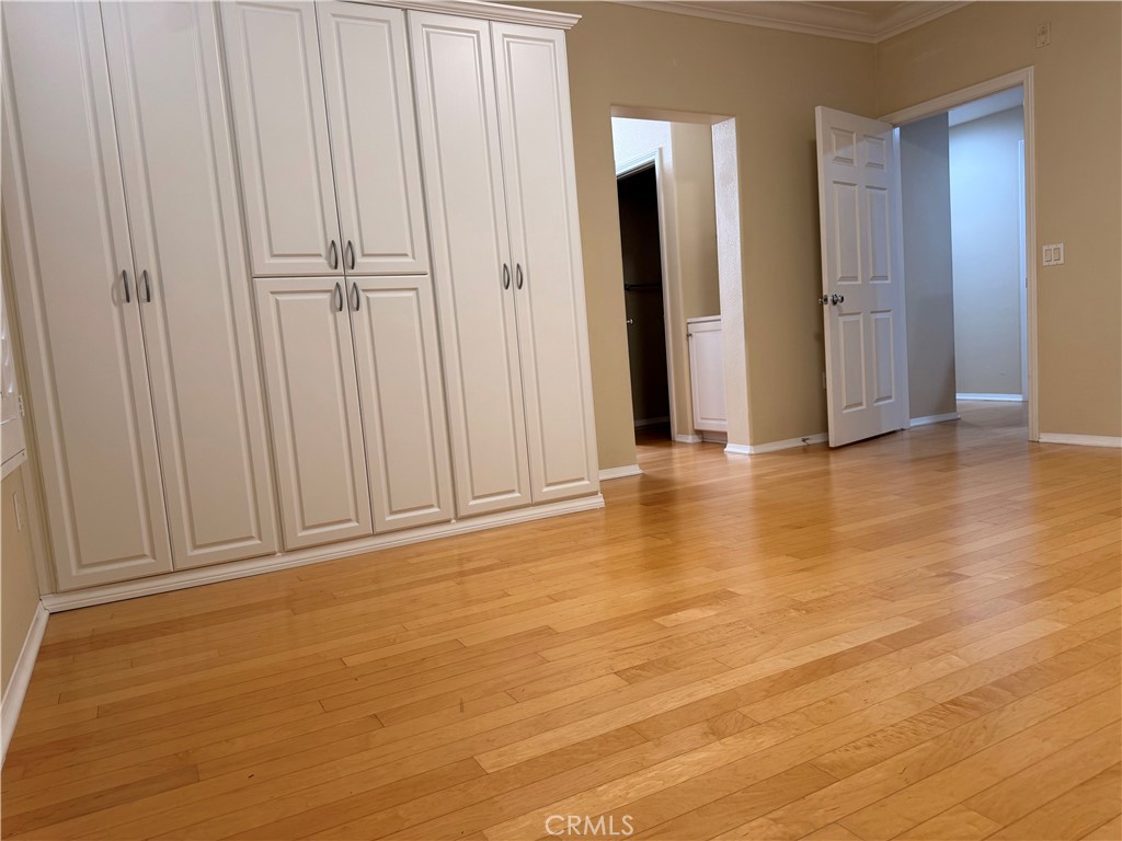 https://media.crmls.org/medias/0c91de4f-052d-432b-b9f7-724f1cbc4f04.jpg?preset=X-Large