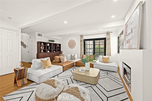 131 Woodruff Place, Arcadia CA: https://media.crmls.org/medias/0c91f166-5e8d-4c5c-abfe-206d5764e6b5.jpg