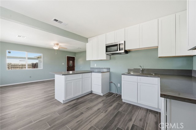 Detail Gallery Image 14 of 39 For 409 W Camellia Way, San Jacinto,  CA 92538 - 4 Beds | 2 Baths