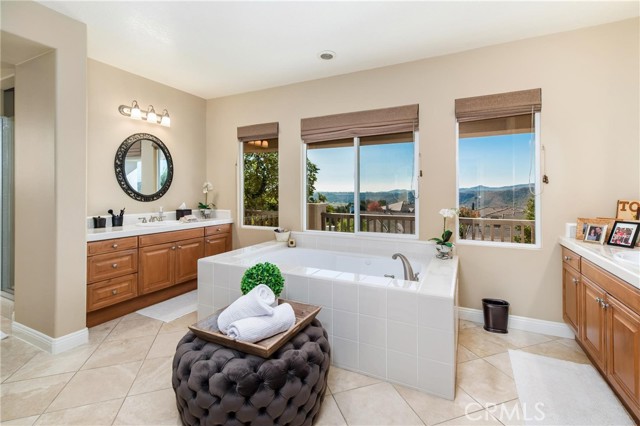 Detail Gallery Image 23 of 43 For 27 Running Brook Dr, Coto de Caza,  CA 92679 - 4 Beds | 4/1 Baths