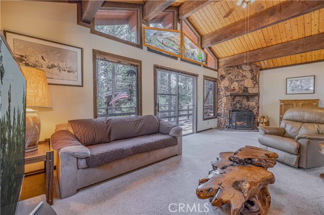 Detail Gallery Image 9 of 46 For 913 Mountain Ln, Big Bear City,  CA 92314 - 3 Beds | 2 Baths