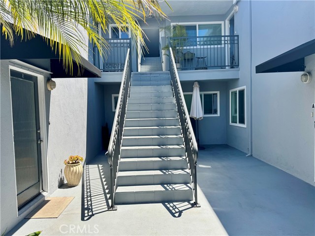 970 Glenneyre Street, Laguna Beach CA: https://media.crmls.org/medias/0c93838f-f630-46ed-8aff-ab12e3e91e3d.jpg