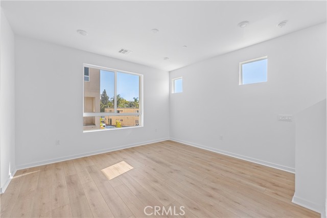 9423 1/2 N. Sepulveda Blvd., North Hills CA: https://media.crmls.org/medias/0c93a154-f5d4-488b-af68-c7bdcf31c14b.jpg