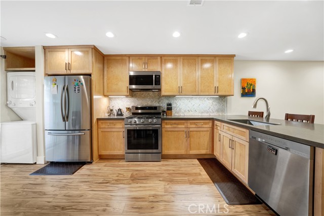 Detail Gallery Image 6 of 19 For 472 S Pixley St a,  Orange,  CA 92868 - 2 Beds | 2 Baths