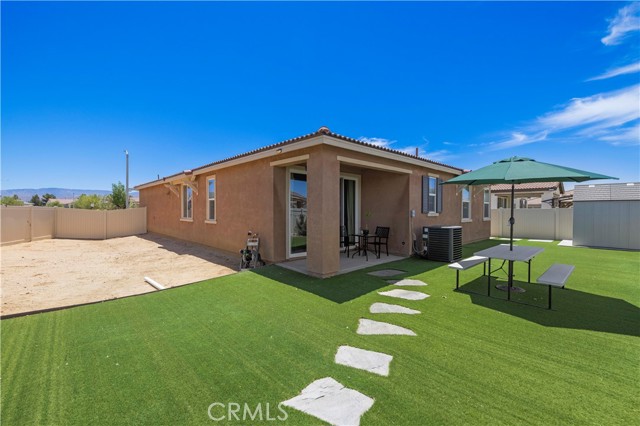 5025 W Avenue J6, Lancaster CA: https://media.crmls.org/medias/0c9427bf-06ca-4f0d-aa84-26a81d340553.jpg