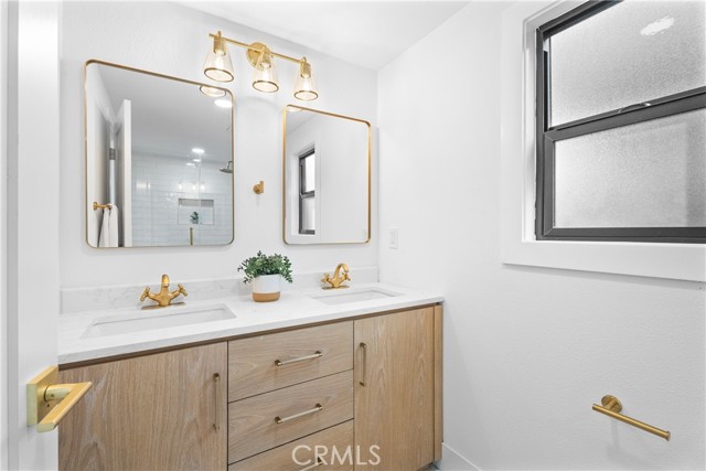 Detail Gallery Image 24 of 35 For 2327 Bonnie Brae, Santa Ana,  CA 92706 - 4 Beds | 2 Baths