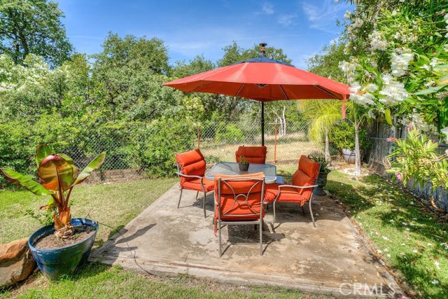 12 Hanging Tree Court, Oroville CA: https://media.crmls.org/medias/0c94f1bb-b1ea-4885-beee-3494e9b30ac3.jpg
