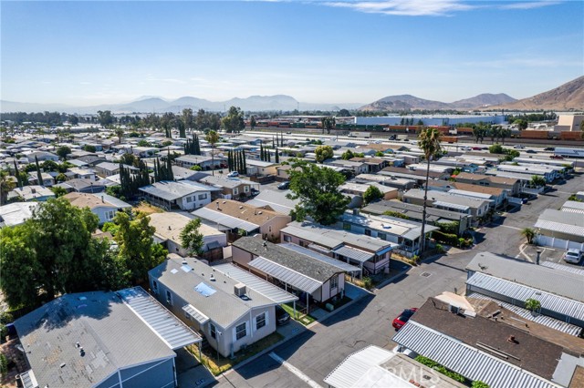 17225 Valley Boulevard, Fontana CA: https://media.crmls.org/medias/0c95115a-b5ae-4533-b3dc-02e328bd83f4.jpg