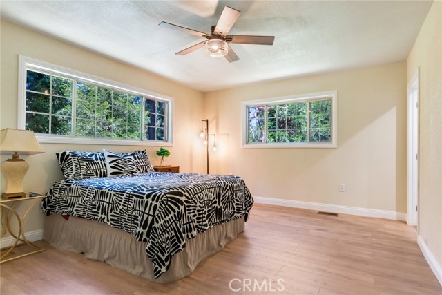 901 Ca-173, Lake Arrowhead CA: https://media.crmls.org/medias/0c9531d5-dee3-4e1e-aaa8-fa01dd7a4ca9.jpg