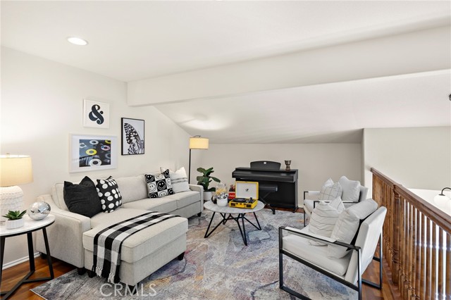 20 Via Tronido, Rancho Santa Margarita CA: https://media.crmls.org/medias/0c953dc8-b24e-4988-bffd-645fb827c10b.jpg