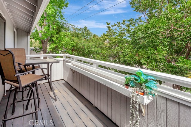 Detail Gallery Image 17 of 26 For 2 Escapade Ct, Newport Beach,  CA 92663 - 3 Beds | 3 Baths